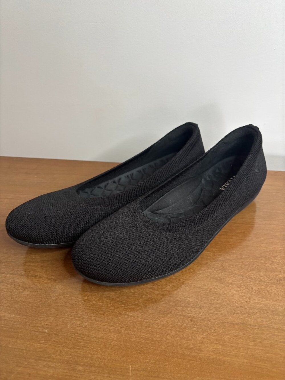 Vivaia Water-Repellent Round-Toe Walking Flats (Claire Walker)